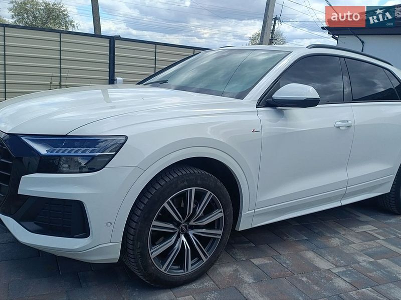 Audi Q8 2023