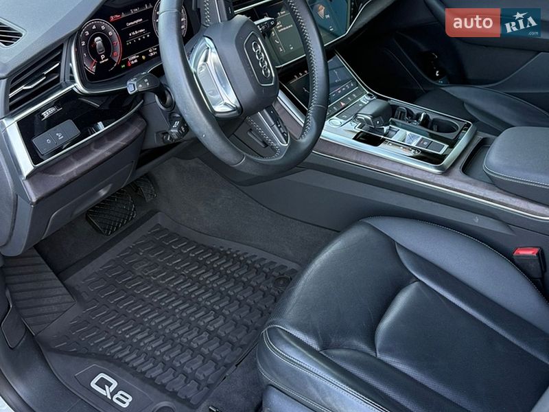 Внедорожник / Кроссовер Audi Q8 2018 в Ужгороде