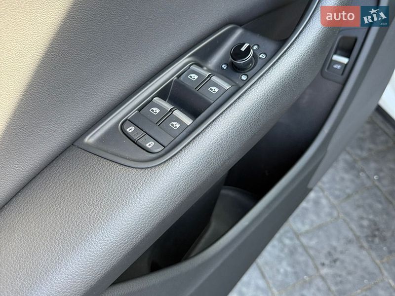 Внедорожник / Кроссовер Audi Q8 2018 в Ужгороде