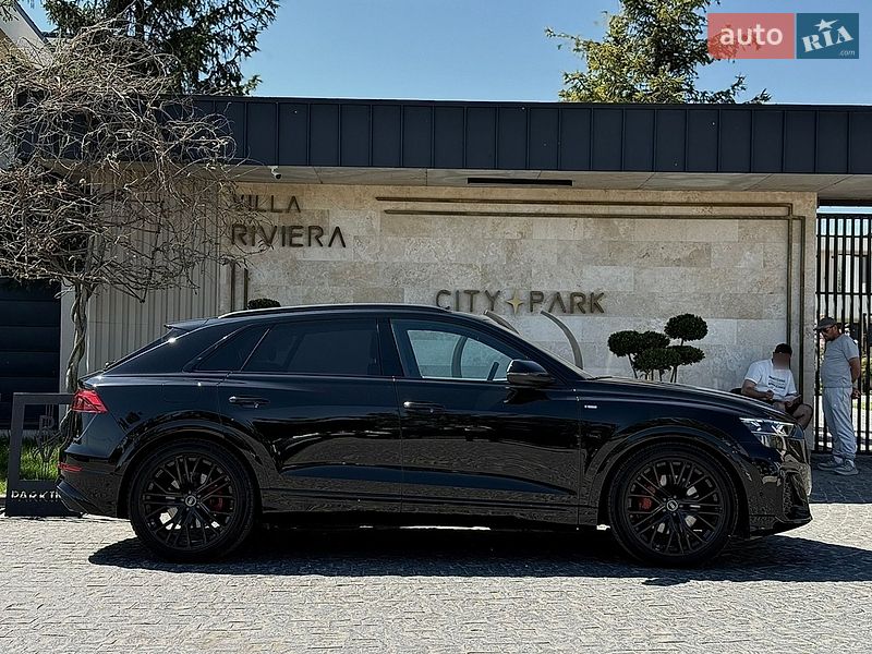 Внедорожник / Кроссовер Audi Q8 2025 в Львове
