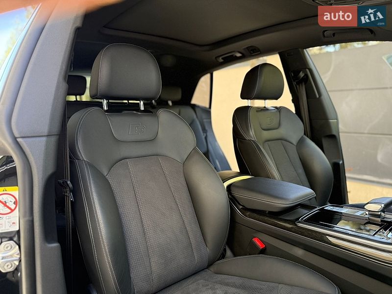 Внедорожник / Кроссовер Audi Q8 2025 в Львове