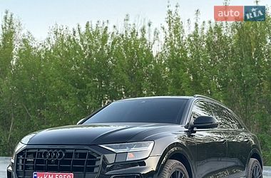 Внедорожник / Кроссовер Audi Q8 2021 в Хороле
