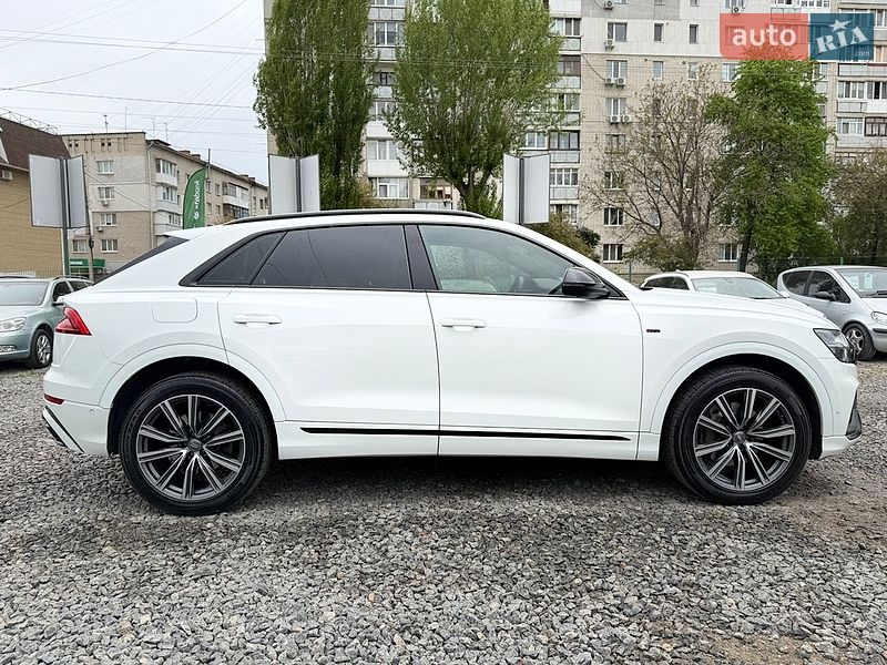 Внедорожник / Кроссовер Audi Q8 2019 в Бердичеве