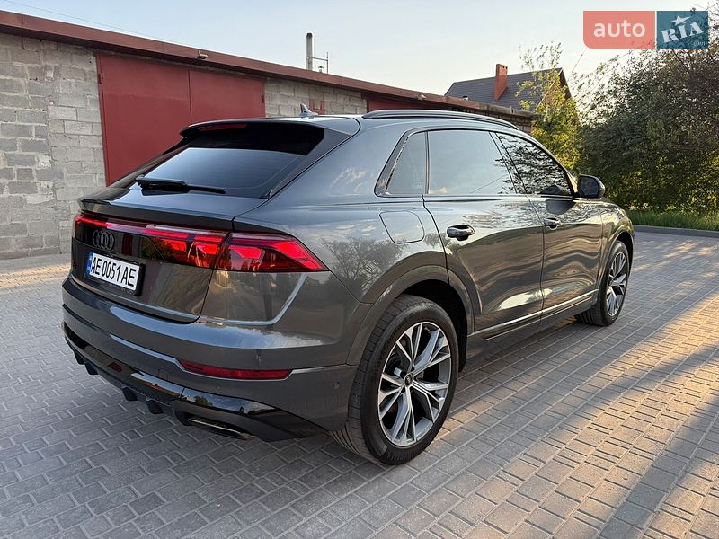 Позашляховик / Кросовер Audi Q8 2024 в Дніпрі