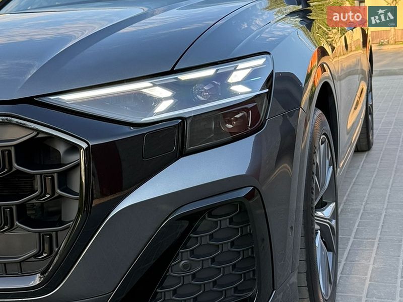 Позашляховик / Кросовер Audi Q8 2024 в Дніпрі