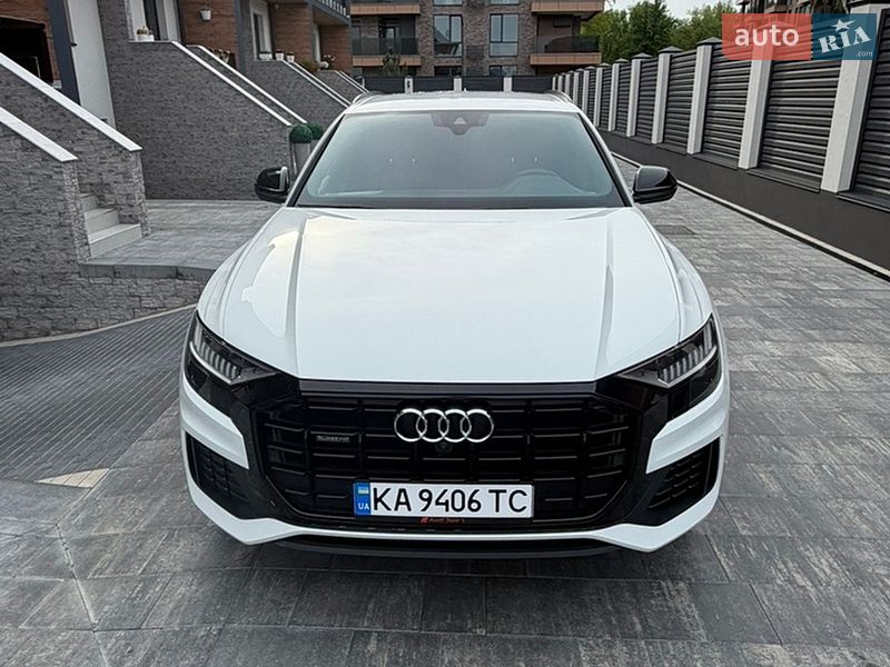 2019 Audi Q8, VIN WAUZZZF15KD048300:plate — фото 1 (autoria)