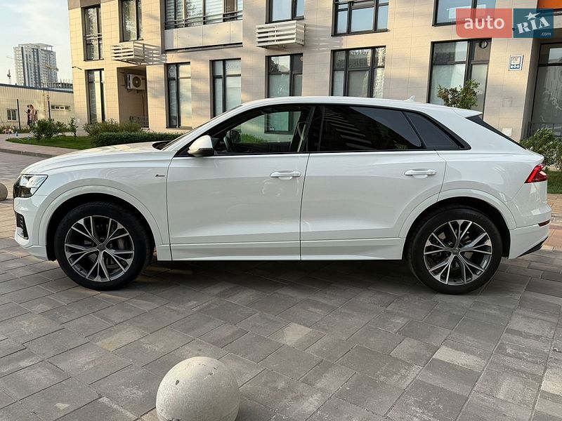 Позашляховик / Кросовер Audi Q8 2023 в Києві