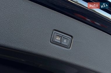 Позашляховик / Кросовер Audi Q8 2020 в Львові