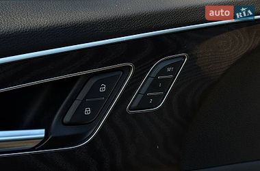 Позашляховик / Кросовер Audi Q8 2020 в Львові