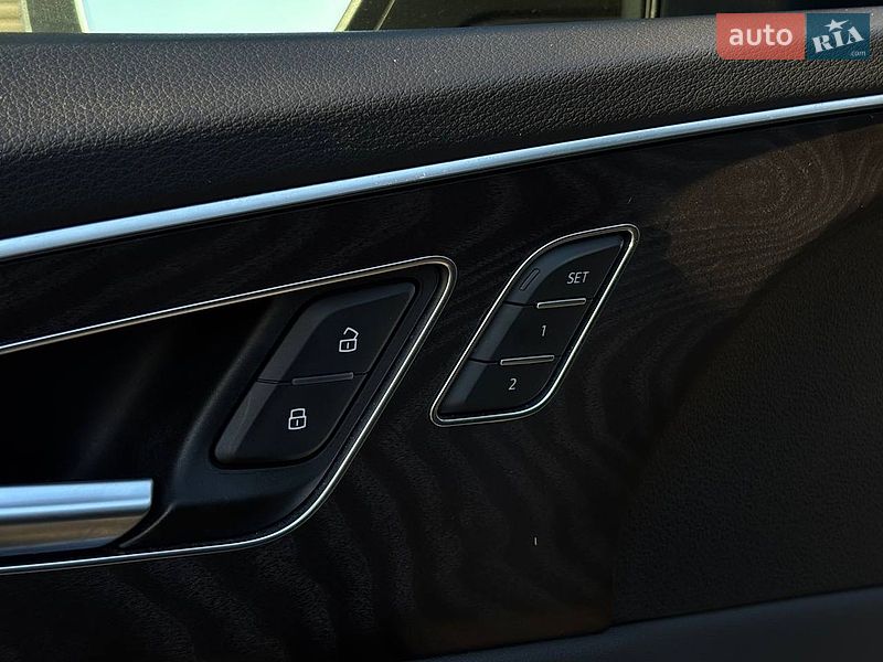 Позашляховик / Кросовер Audi Q8 2020 в Львові