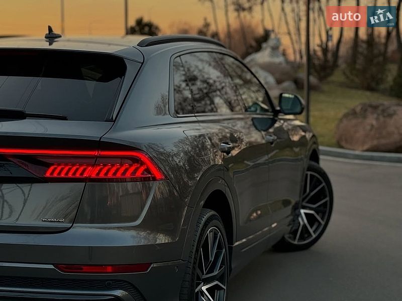 Внедорожник / Кроссовер Audi Q8 2019 в Киеве