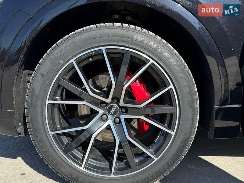Позашляховик / Кросовер Audi Q8 2019 в Почаєві