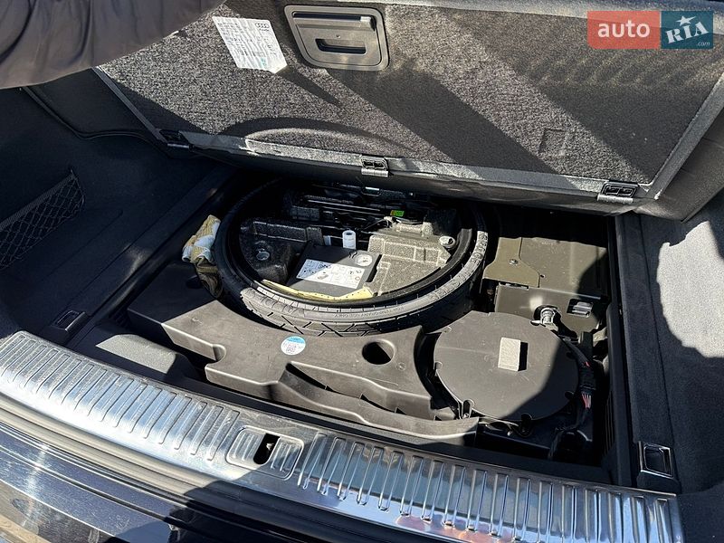 Позашляховик / Кросовер Audi Q8 2019 в Почаєві