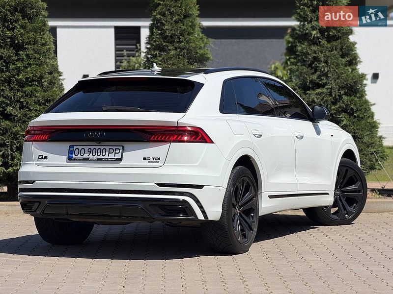 Позашляховик / Кросовер Audi Q8 2018 в Одесі