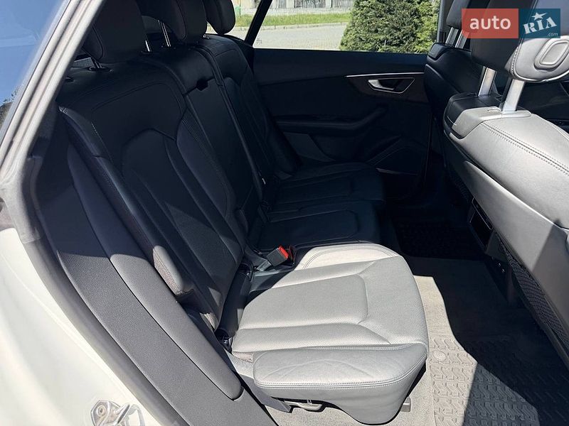 Позашляховик / Кросовер Audi Q8 2018 в Одесі