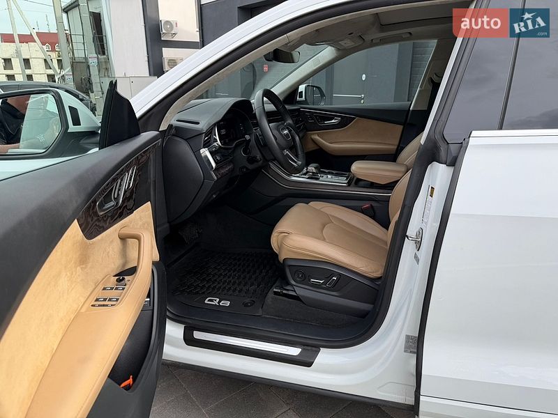 Позашляховик / Кросовер Audi Q8 2019 в Києві