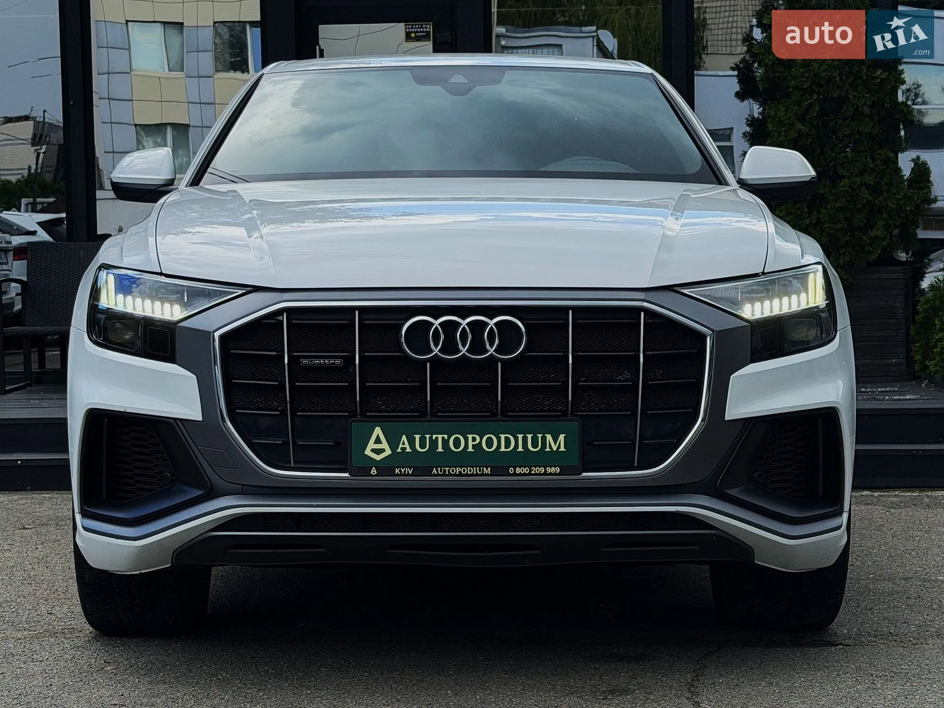 2019 Audi Q8 - мініатюра 2