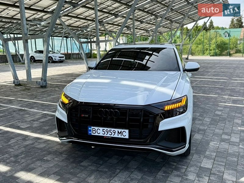 Позашляховик / Кросовер Audi Q8 2018 в Львові