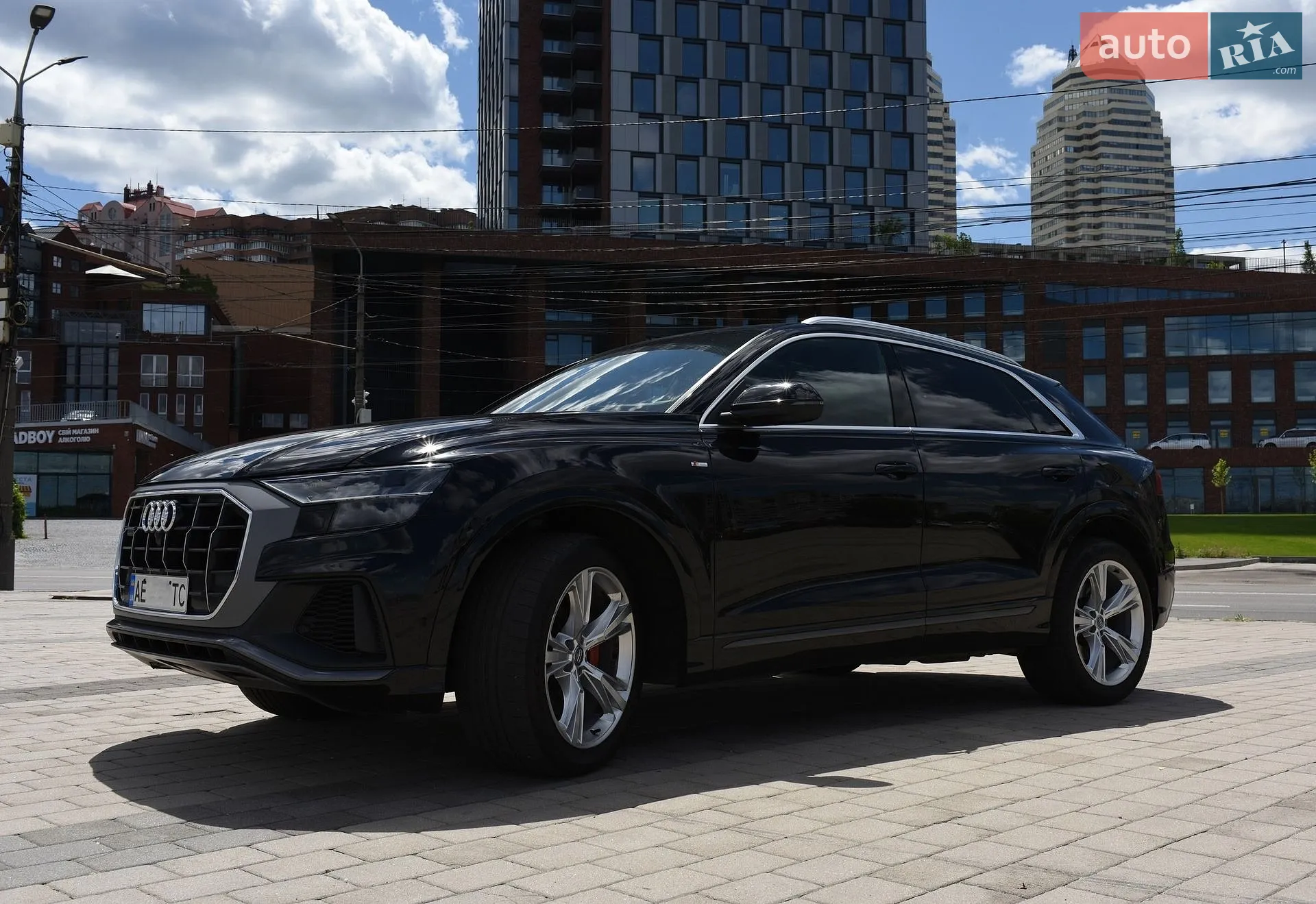 2019 Audi Q8 - мініатюра 2