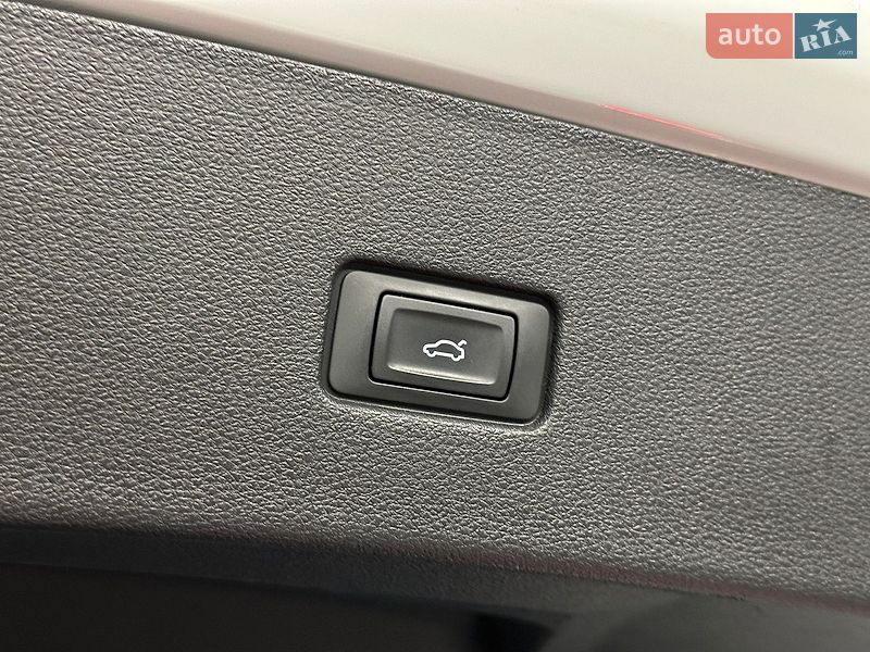 Внедорожник / Кроссовер Audi Q8 2021 в Одессе