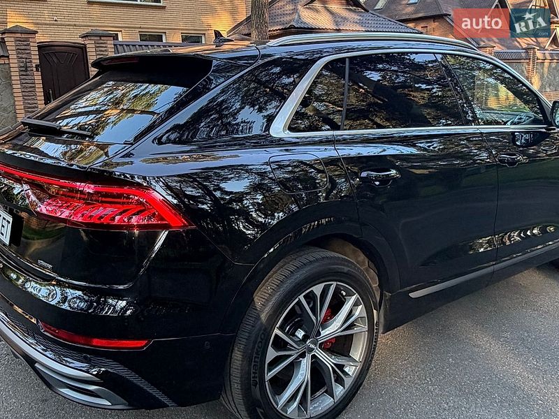 Позашляховик / Кросовер Audi Q8 2020 в Чернігові