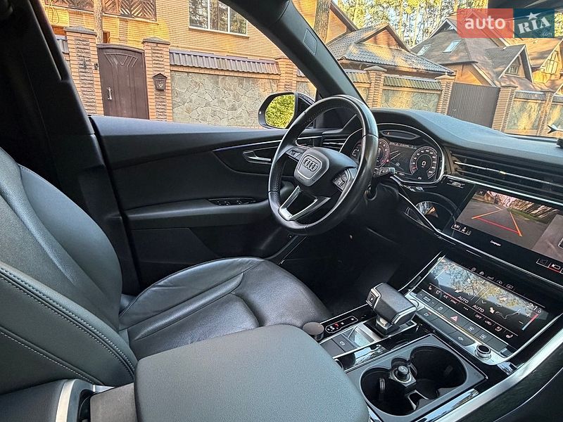 Позашляховик / Кросовер Audi Q8 2020 в Чернігові