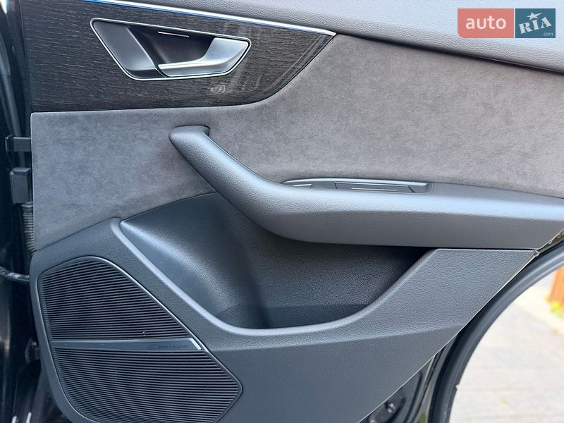 Внедорожник / Кроссовер Audi Q8 2021 в Ивано-Франковске