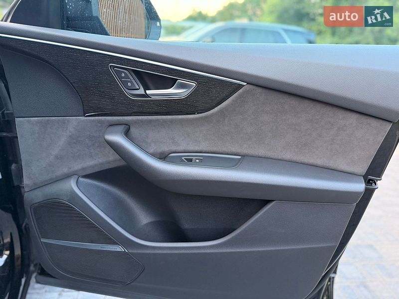 Внедорожник / Кроссовер Audi Q8 2021 в Ивано-Франковске