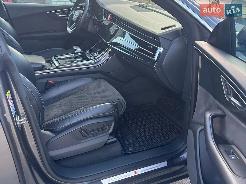 Audi Q8 2018 VIN WAUZZZF15KD017614 фото оголошення 9 з 39