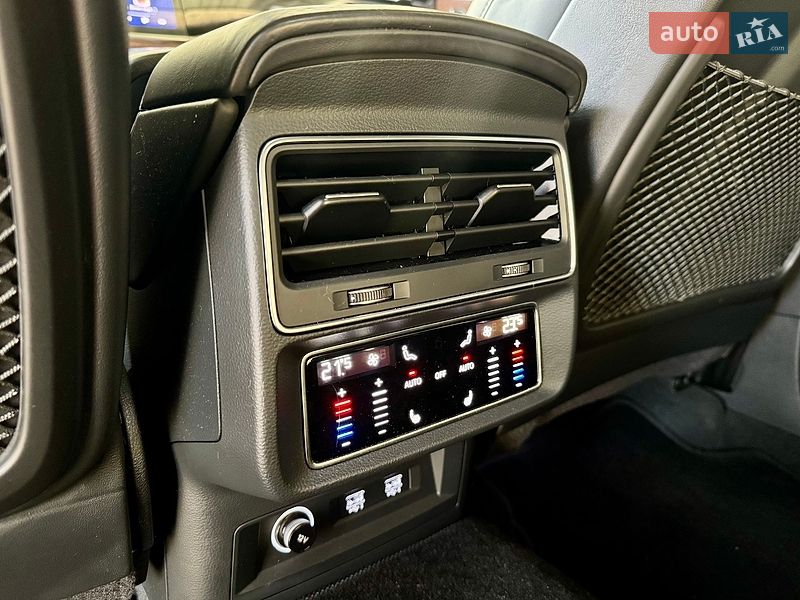 Внедорожник / Кроссовер Audi Q8 2019 в Харькове