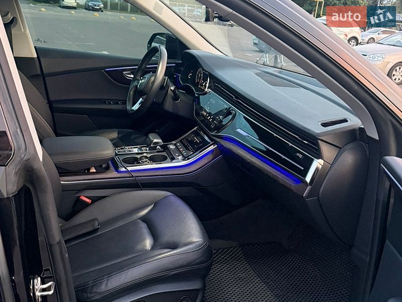Позашляховик / Кросовер Audi Q8 2018 в Одесі