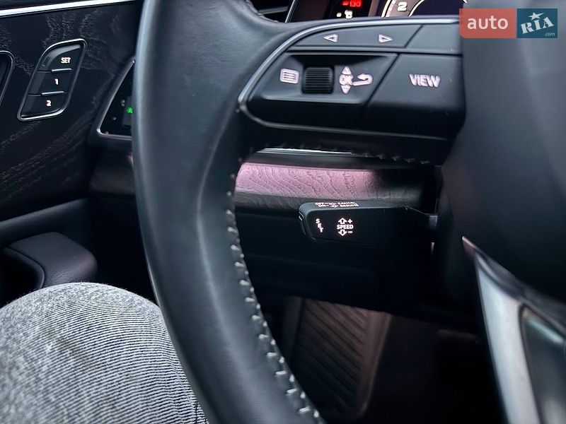 Позашляховик / Кросовер Audi Q8 2020 в Києві