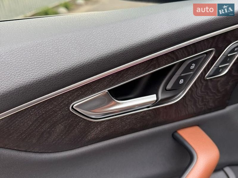 Позашляховик / Кросовер Audi Q8 2020 в Києві