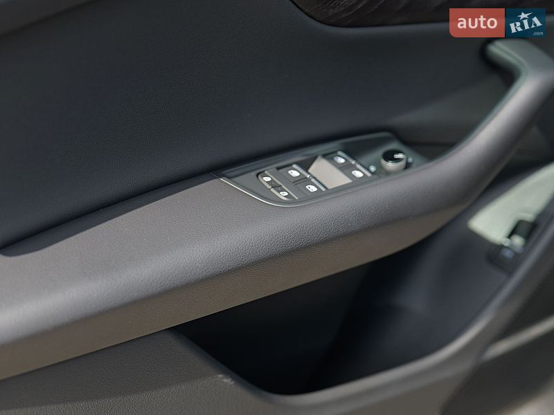 Позашляховик / Кросовер Audi Q8 2020 в Києві