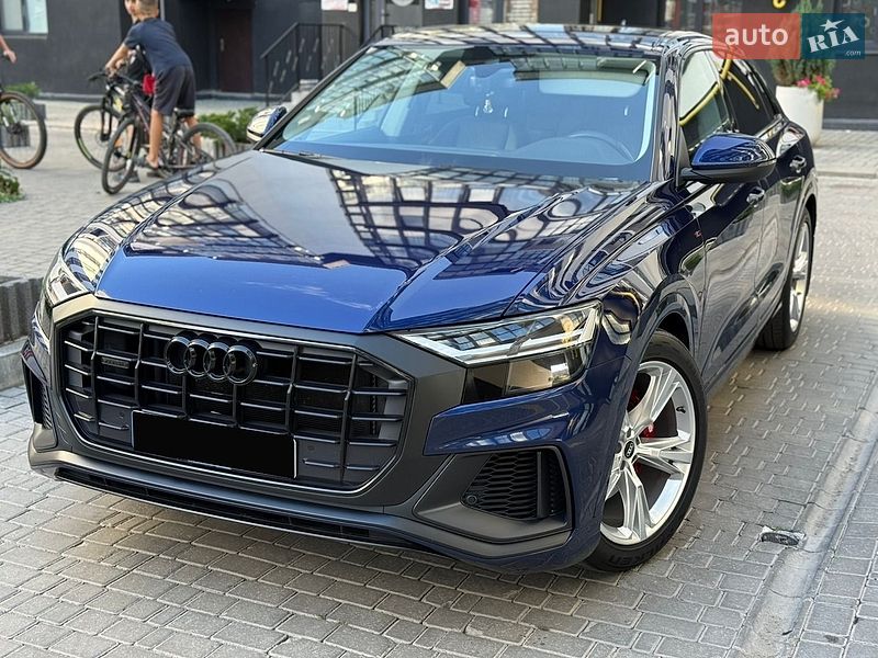 Позашляховик / Кросовер Audi Q8 2019 в Вінниці