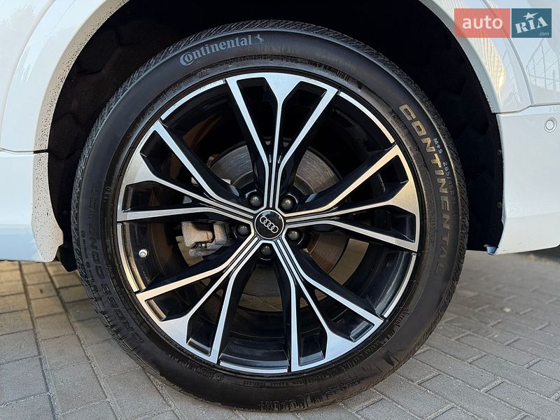 Позашляховик / Кросовер Audi Q8 2022 в Києві