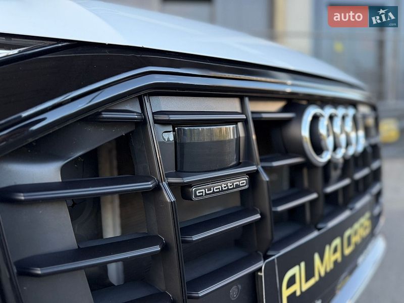 Позашляховик / Кросовер Audi Q8 2022 в Києві
