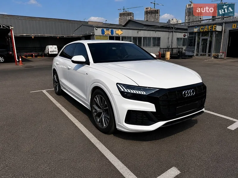 Audi Q8 2023
