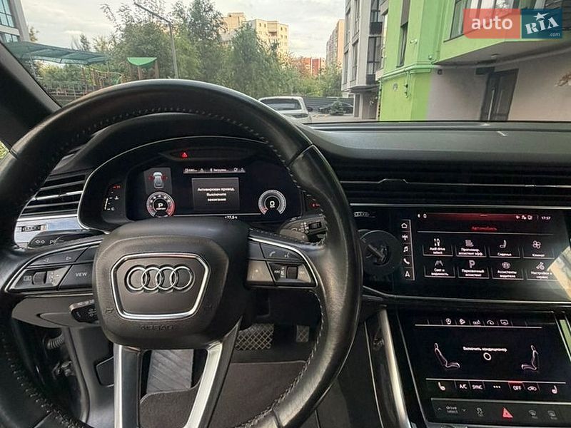 Внедорожник / Кроссовер Audi Q8 2018 в Днепре