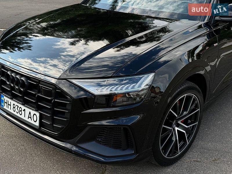 Внедорожник / Кроссовер Audi Q8 2021 в Одессе