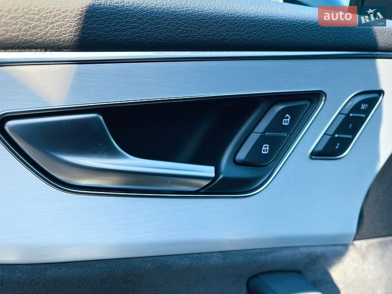 Позашляховик / Кросовер Audi Q8 2020 в Харкові