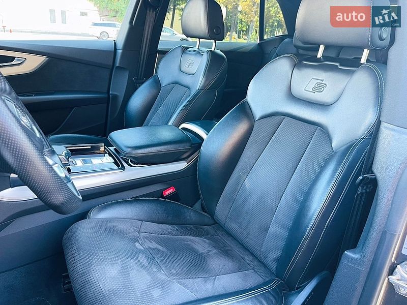 Позашляховик / Кросовер Audi Q8 2020 в Харкові