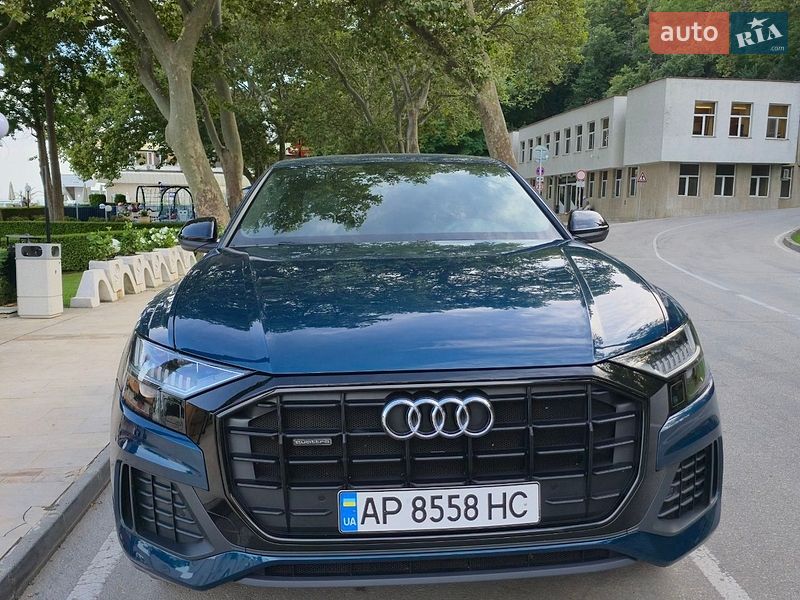 Внедорожник / Кроссовер Audi Q8 2020 в Киеве