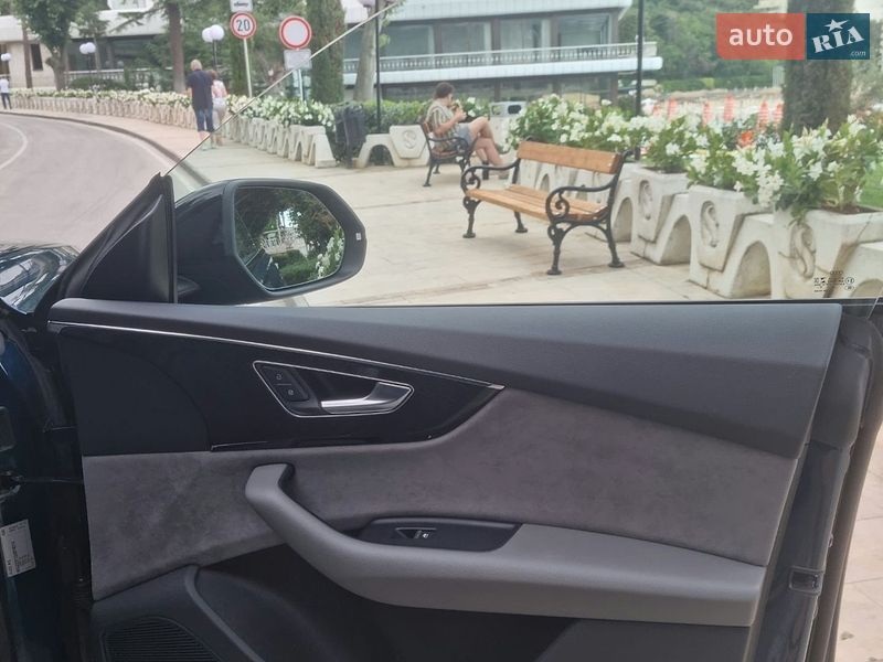 Внедорожник / Кроссовер Audi Q8 2020 в Киеве