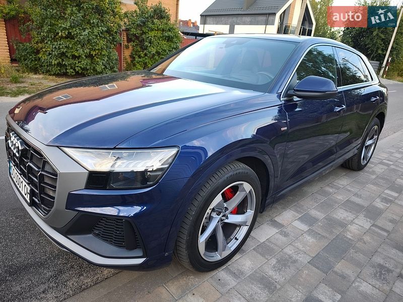 Внедорожник / Кроссовер Audi Q8 2019 в Киеве