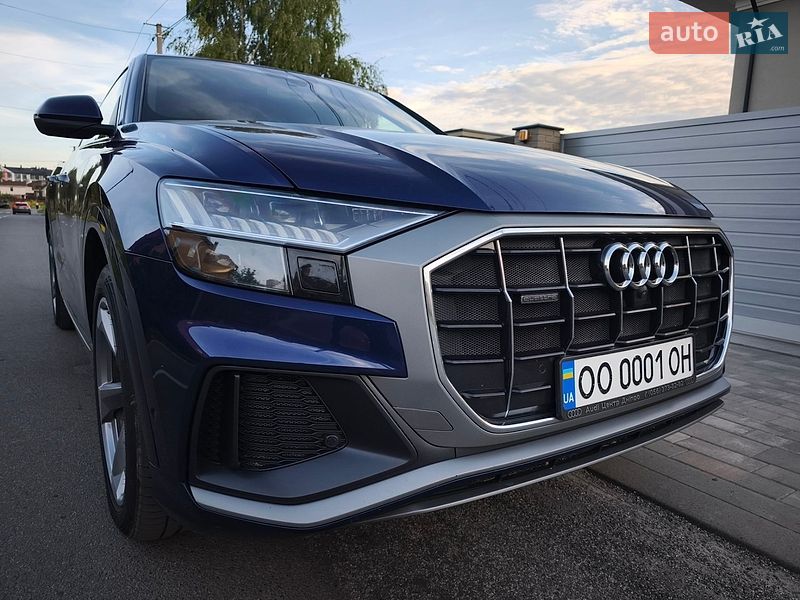 Внедорожник / Кроссовер Audi Q8 2019 в Киеве
