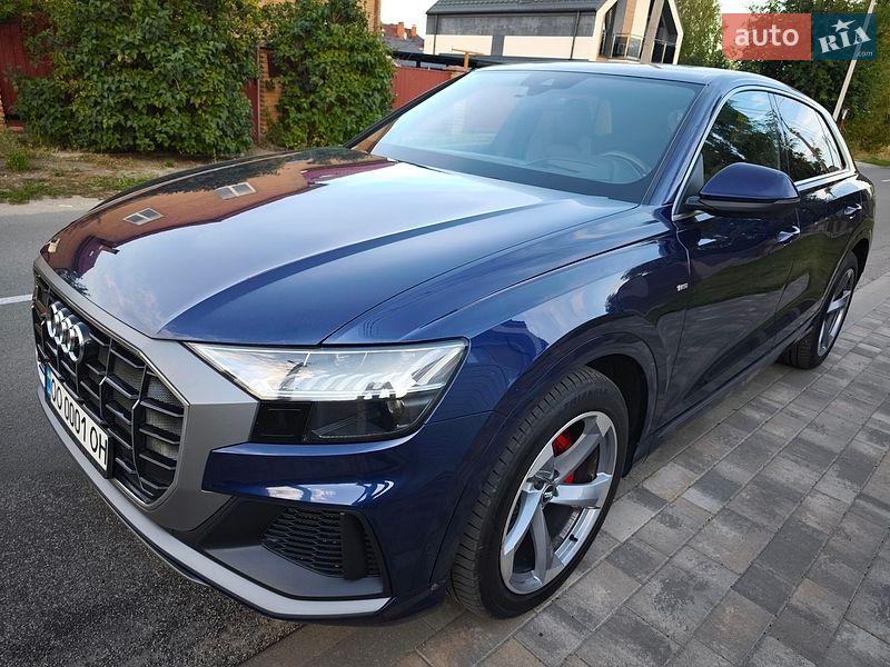 Внедорожник / Кроссовер Audi Q8 2019 в Киеве