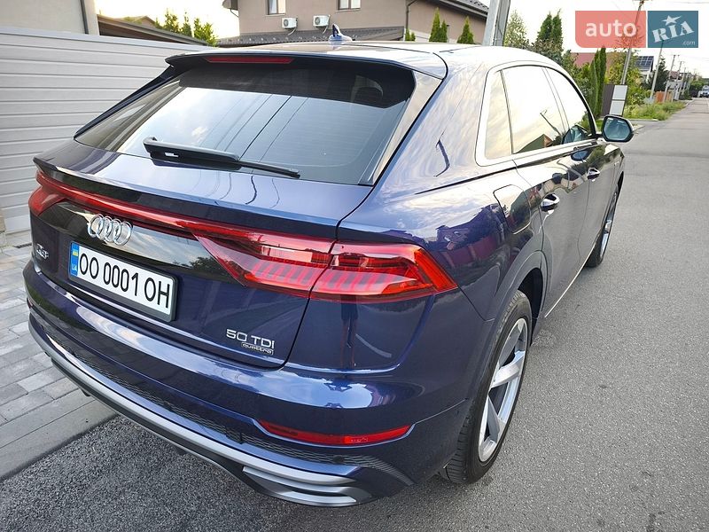 Внедорожник / Кроссовер Audi Q8 2019 в Киеве