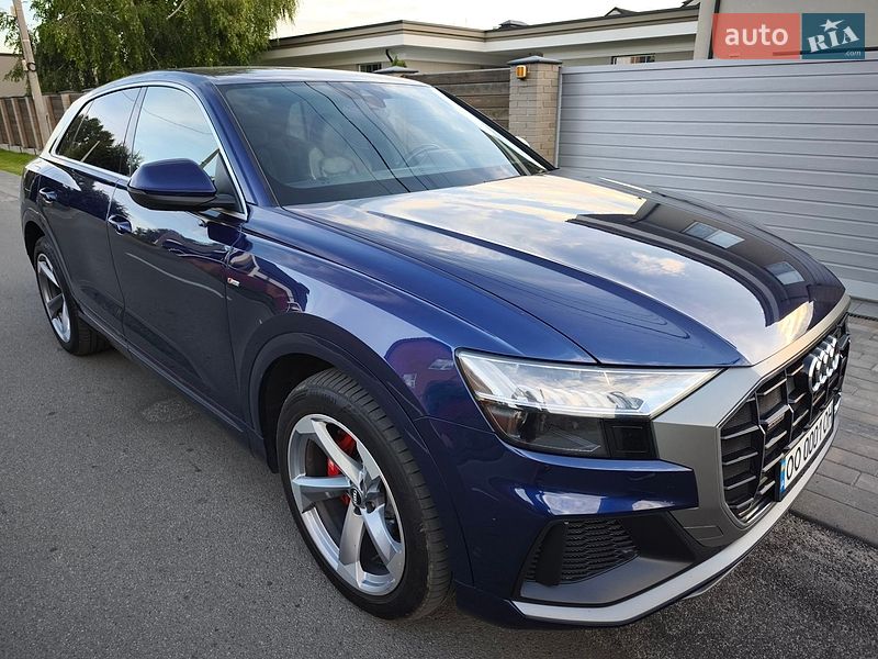 Внедорожник / Кроссовер Audi Q8 2019 в Киеве