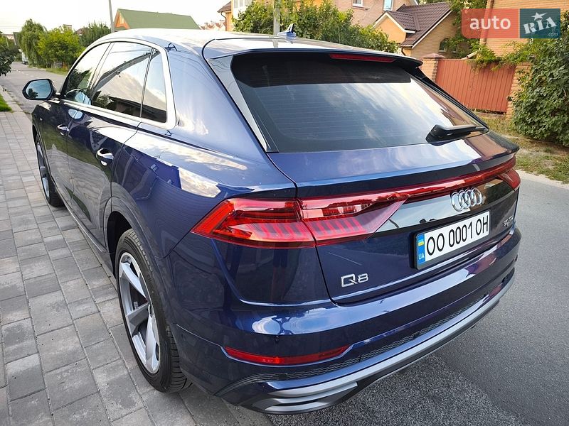 Внедорожник / Кроссовер Audi Q8 2019 в Киеве